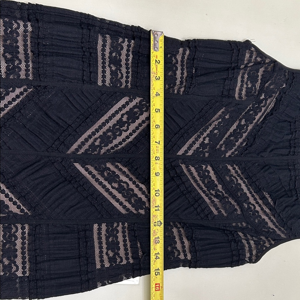 VENUS Black High Low Lace Dress - Picture 10 of 16